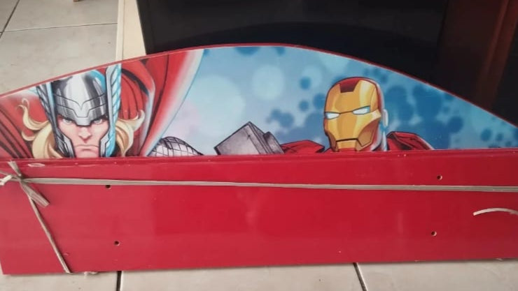 Cama Infantil Vingadores com Colchão Proteção Lateral Para Quarto de Menino Mdf