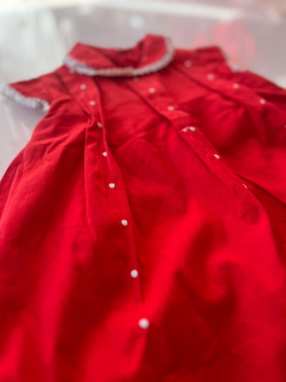 Vestido manga curta na cor vermelha -Tam 9a 12 meses